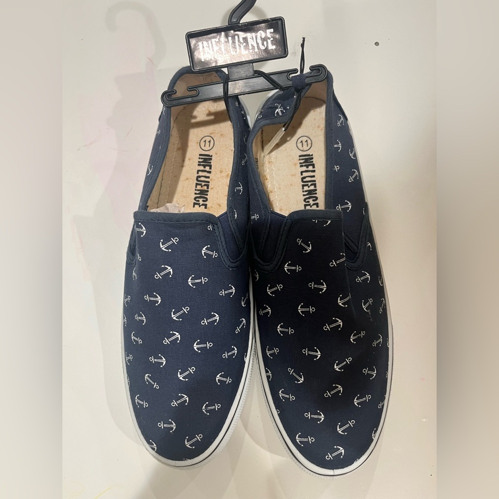Men’s boat sneakers NWT